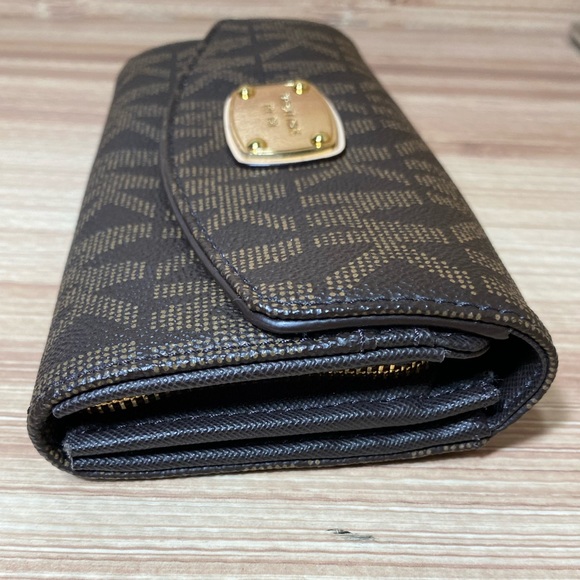 Michael Kors Jet Set Slim Flap Wallet in Brown Monogram PVC - Picture 3 of 9